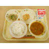 7月25日　ごはん　スープカレー　チキンナゲット　もやしとハムのサラダ　牛乳