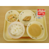 9月8日　ごはん　じゃがいもと玉葱の味噌汁　真ホッケの西京焼き　コロコロサラダ　牛乳