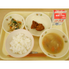 5月14日　ごはん　餃子スープ　鶏のから揚げ　もやしとハムのナムル　牛乳
