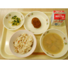 6月23日　五目チャーハン　玉ねぎと厚揚げの味噌汁　キャベツメンチカツ　小松菜のおひたし　牛乳