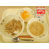 6月5日　豚ひき肉と玉ねぎのピリ辛丼　豆腐とねぎの味噌汁　みかんとアロエ和え　牛乳
