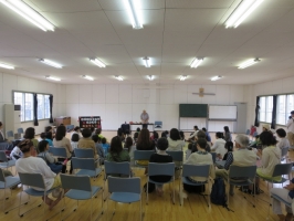 講師を招いての講演会